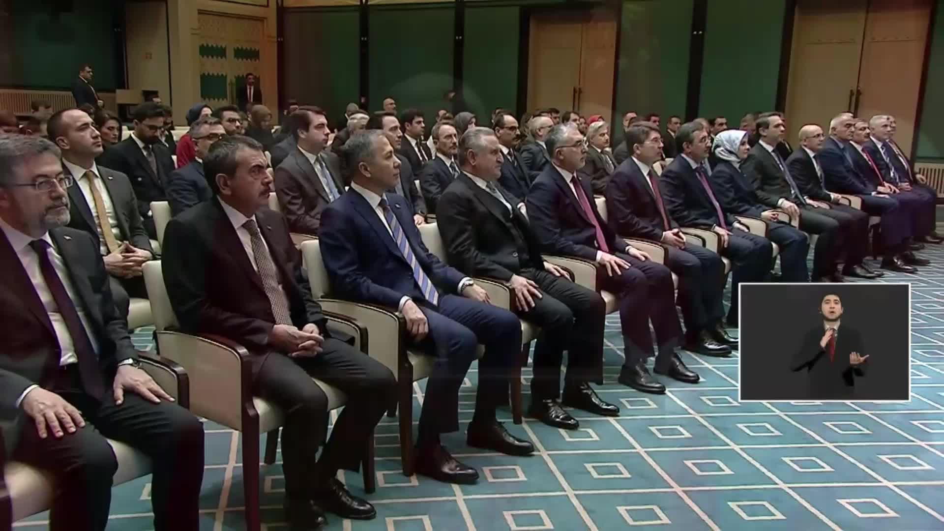 Erdoğan: “Ssk Ve Bağ-Kur Emeklilerimizin Ocak 2024’Ten İtibaren 6 Aylık Artış Oranı Yüzde 42,6’Ya Yükseliyor. Emekli Maaşı Alt Sınırını 7 Bin 500 Liradan 10 Bin Liraya Çıkarıyoruz”