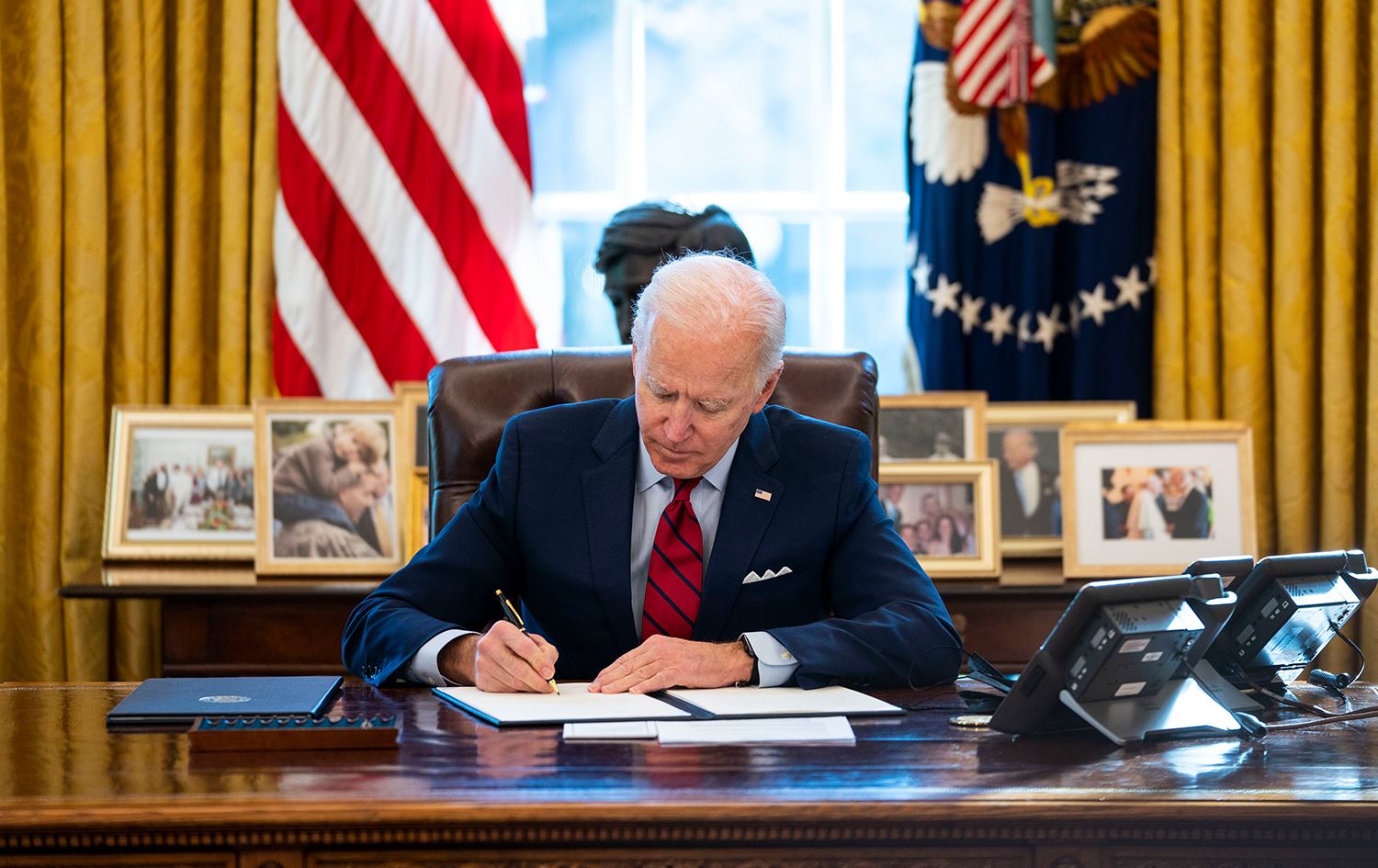 Joe Biden, İsrail ve Ukrayna’yı Kapsayan Yardım Paketini İmzaladı!