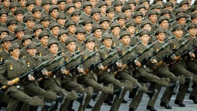 Kuzey Kore Askerlerine Güney Kore Uyarı Ateşi Açtı