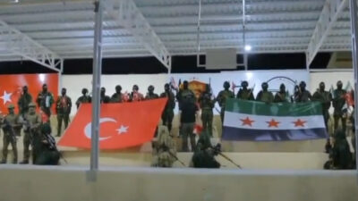 Suriye Milli Ordusu Türk bayrağını Göndere Çekti