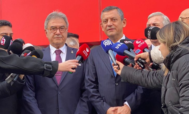 Özgür Özel Zafer Partisi’ni ziyaret etti