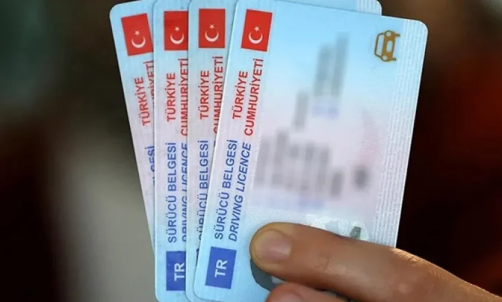 Araç kullananlara müjde: Ehliyet taşıma derdi sona eriyor
