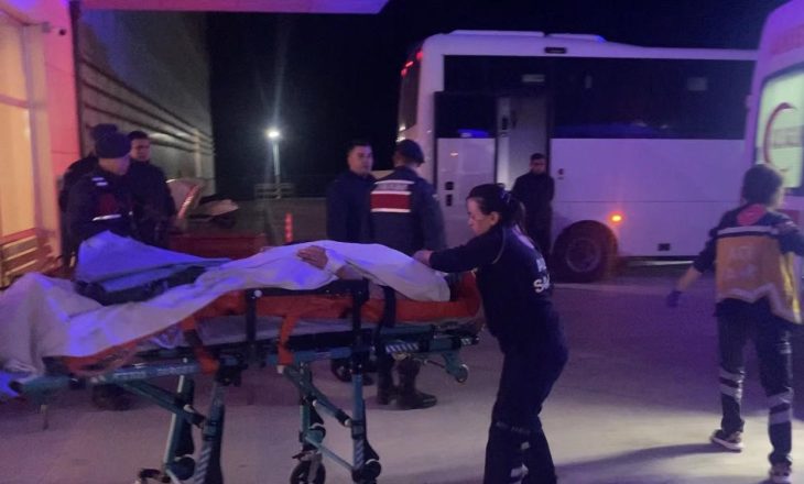 İş arkadaşı tarafından bıçaklanan genç kız ağır yaralandı