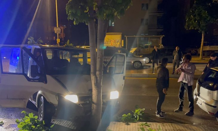 “Dur” ihtarına uymadı, ağaca çarptı! 38 bin TL ceza yedi