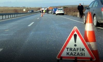 2 araç kafa kafaya çarpıştı! Ölü ve yaralılar var