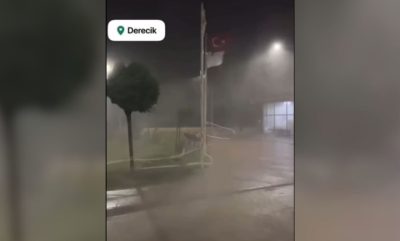 Hakkari’de şiddetli fırtına önüne ne aldıysa götürdü… O anlar kamerada
