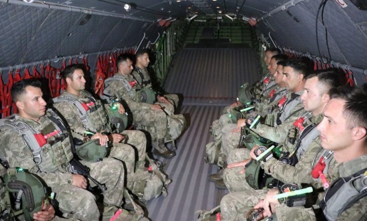 Erciyes 2025 Tatbikatı başladı! 13 bin 500 metreden atladılar