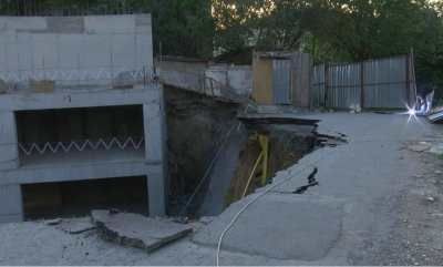 Gaziosmanpaşa’da inşaat kazısı sırasında yol çöktü