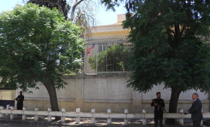 ABD bayrağı, Şam’da yeniden göndere çekildi
