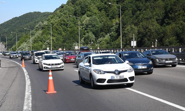 Yollarda bayram trafiği yoğunluğu